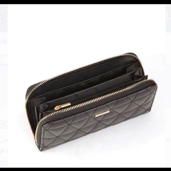 *SOLD* BCBG Wristlet / Clutch - Picture 2 of 7